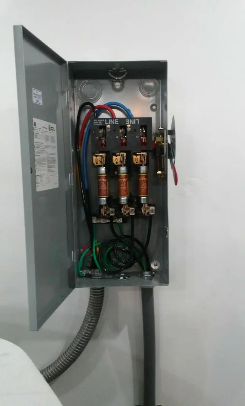 Three-phase disconnect switch installed for Electrical Wiring & Rewiring in Hokes Bluff